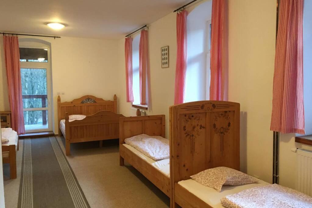 Medenec Villa Vykmanov מראה חיצוני תמונה